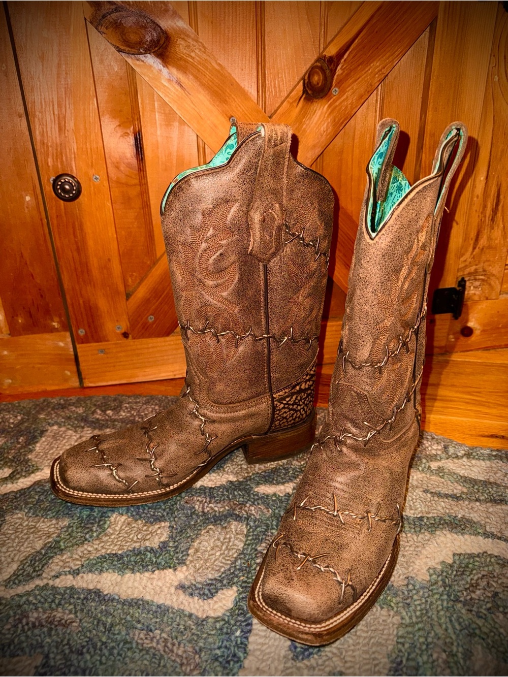 Corral Women’s Brown Barbed Wire Cowboy Boots with Turquoise Lining